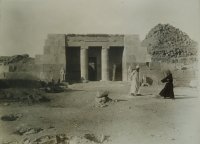 Arce, templo y beduino